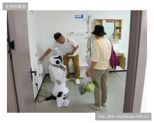 针对老年人的智能穿戴改造，是真有关怀还是功能冗余的伪命题？